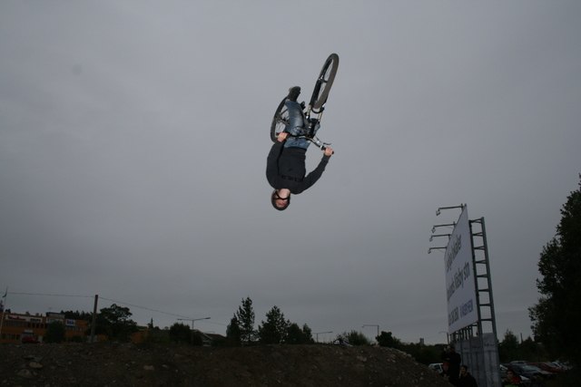 Backflip. Foto: Simon Berggren. Åkare: Anton Thelander (jag).