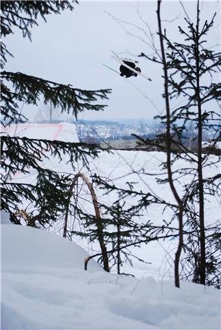 sen åker man ned! och förfasen, landa på fötte. Foto: Fjunesh. Åkare: Olov Engström.