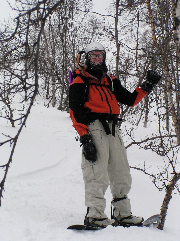 Pustar ut efter en härlig trädkrock. (det var do. Foto: Carl-johan Wahlund. Åkare: Jimmy Gidö Schön.