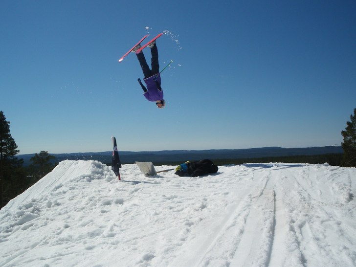 backflip =). Foto: Simon Hallström. Åkare: Filip Ragnarsson.