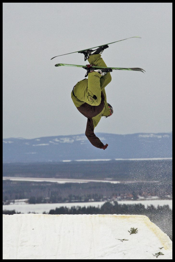 tränar flippar . Foto: Jacob Gustafsson. Åkare: Jonathan Liljedal.
