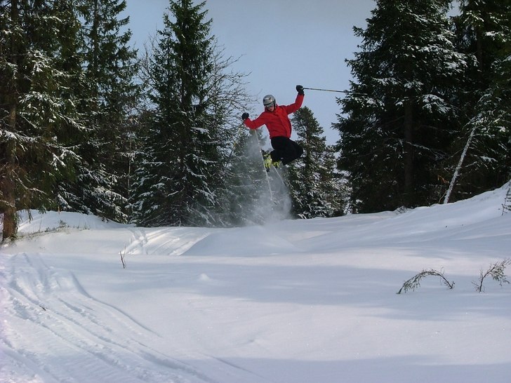 Romme Alpin en söndag eftermiddag. Foto: Stefan Hultquist. Åkare: Patrik Jansson.