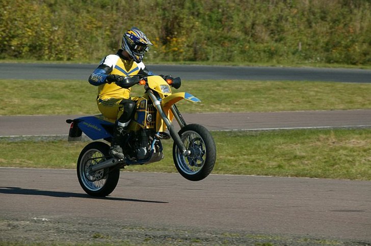 Supermotard. Foto: Ulf Zetterlund. Åkare: Eddie Dyfverman.