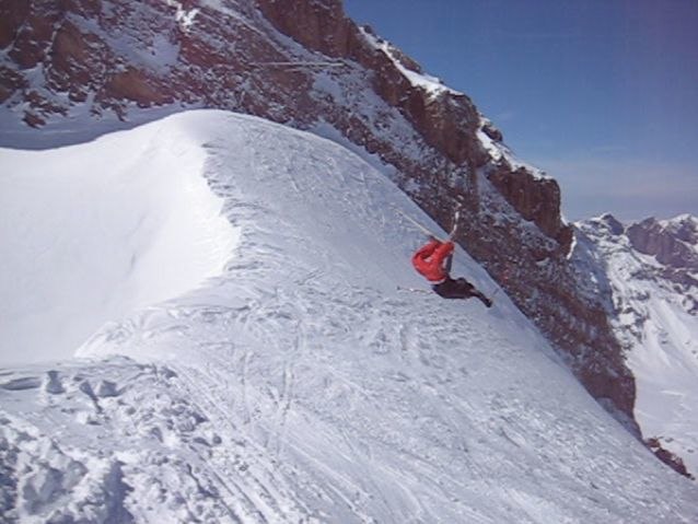 Engelberg.....all mountain jibbing :-). Foto: Fredrik Kling. Åkare: David Jonsson.