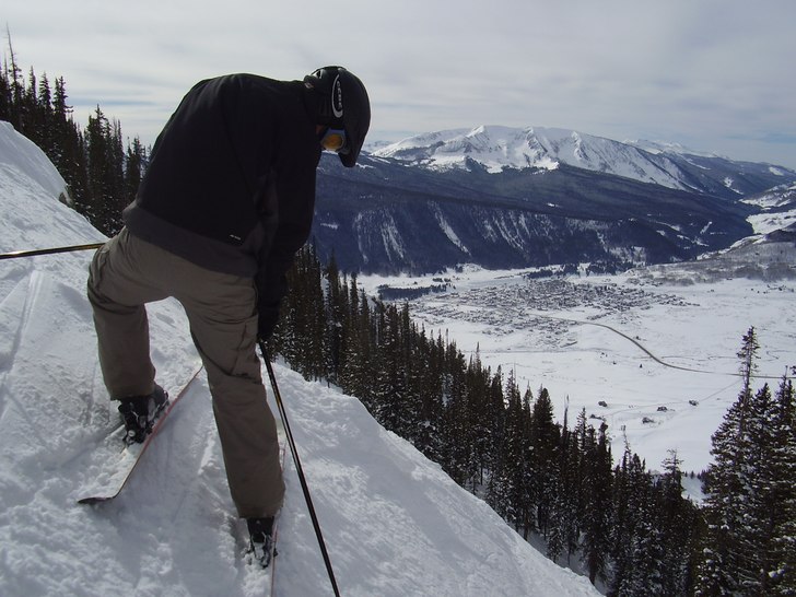 Ute på extremes i Crested Butte med staden i bakg. Foto: Tord Nilson. Åkare: Måns Olofsson.