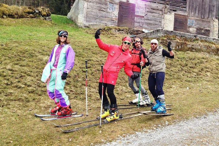 Lycka är att stå på skidor med ett gäng härli.