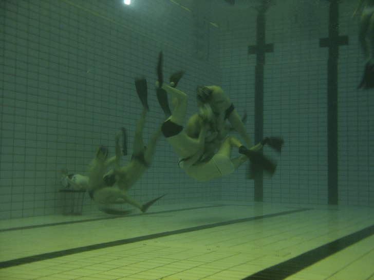 Aqualunds blodtöstiga Uv-rugby-ulvar kämpar till. Foto: Johans brorsa som jobbade på sydnytt förut. Åkare: Aqua Lund.