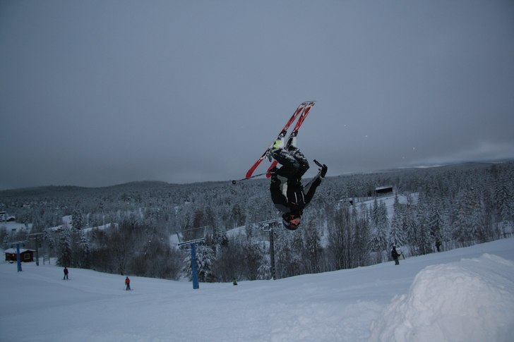 Backflip. Foto: Sven Bogg. Åkare: Johan Bogg.
