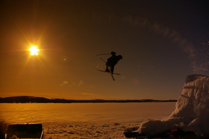 Påväg in i en 540 tailgrab med skönt ljus.. Foto: Emanuel Edman. Åkare: André Stighall.