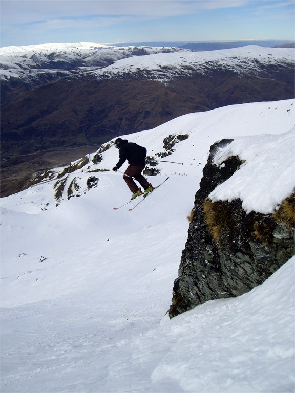 Rörliga bilder
http://www.freeride.se/video/kiwi. Foto: Gika. Åkare: Tomas Almbo.