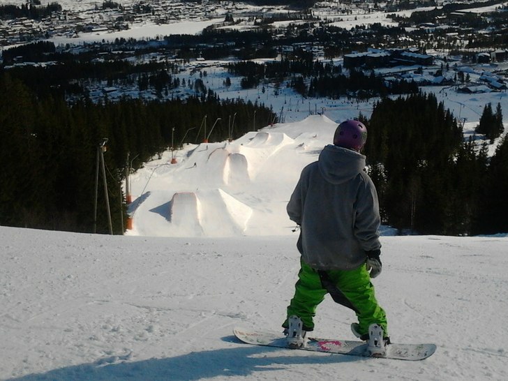 Skön bild innan man droppade in mot hoppen!. Foto: Mathias Hansson Renell. Åkare: Jonathan Löfgren.