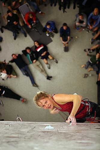 Segraren i finalen av svencka cupen i klättring. Foto: Jonas Ahlman. Åkare: Vet ej.