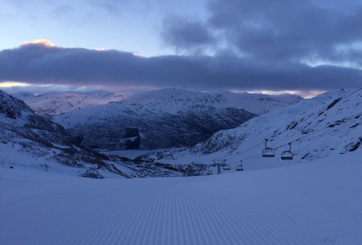 God lørdag morgen! 
Her er nå lettskyet, laber b.
