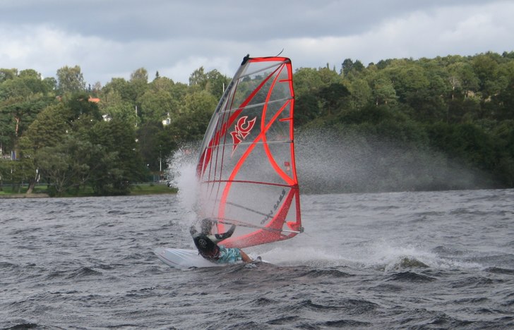 så här firade jag min 18 års dag på vattnet me. Foto: Joakim croy. Åkare: andreas knoop (jag).