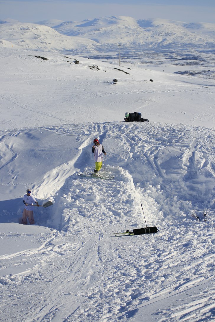 slevar ihop ett hopp. Foto: Joakim Hayland. Åkare: Jesper Hayland.