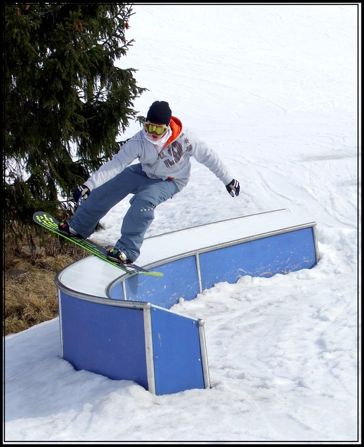 En härlig dag i backen med en gullig baksmälla. Foto: julius Aspman. Åkare: Jonathan Helin.