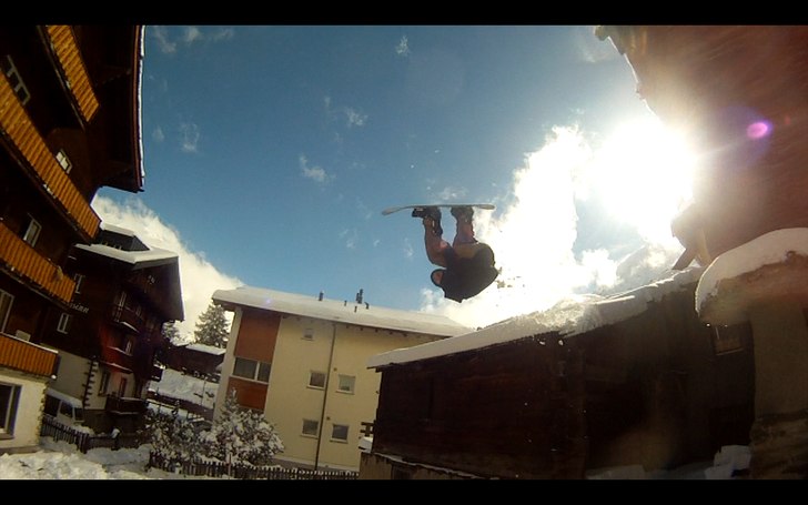 frontflip från ett tak. Åkare: Tim Westerlund.