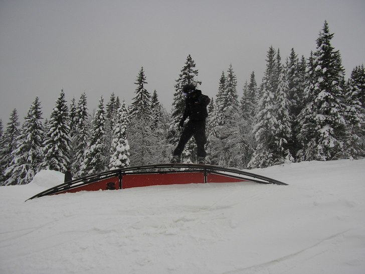 Upp i början och ner i slutet, så gör man en ra. Foto: Svenne. Åkare: La ZooYork.