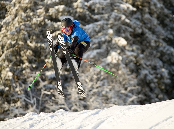 tränar. Foto: Jörgen Nilsson. Åkare: Eric Norrlander.