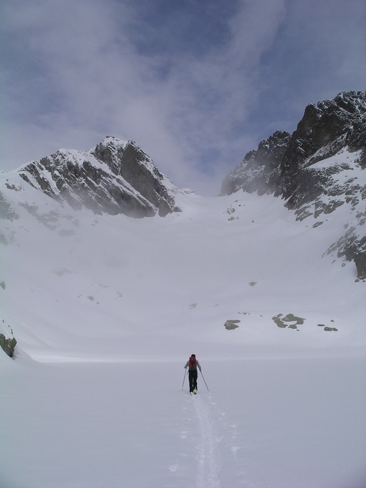 Randoneé över en sjö. Foto: Mattias Johansson. Åkare: Cyril.
