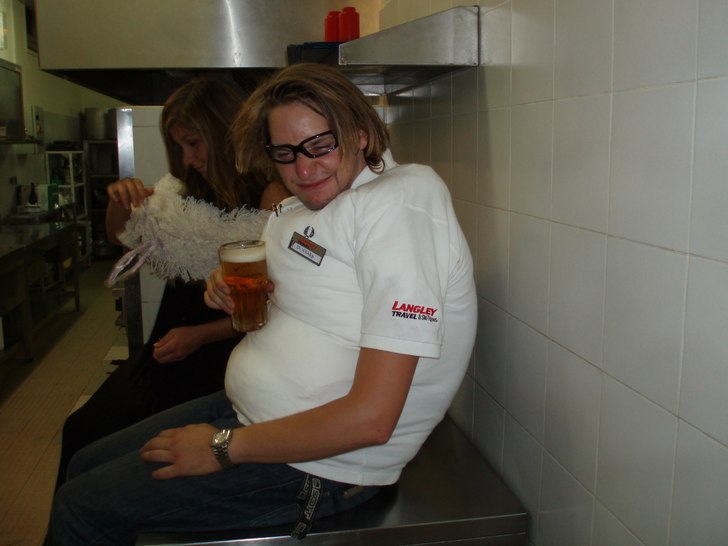 man kan bli fet av för mkt öl! . Foto: ingen aning men min kamera. Åkare: jaaag igen.