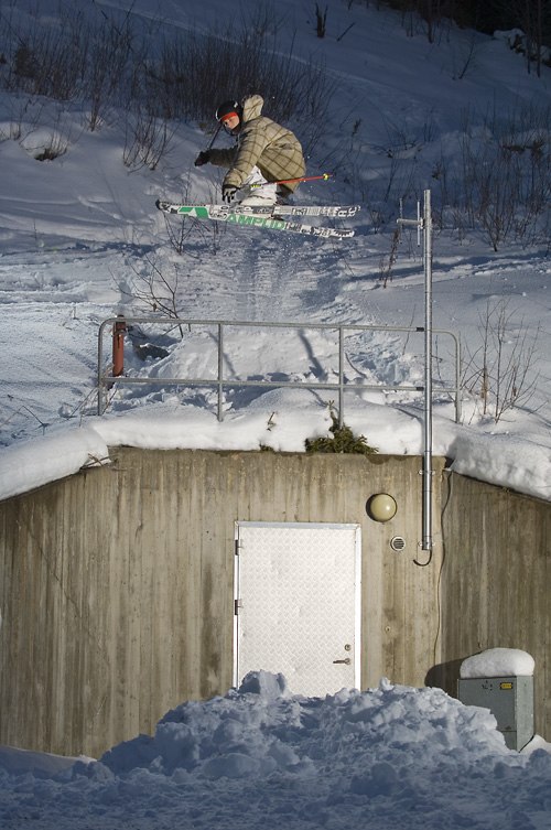 Vi hittade detta dropp och det enda som behövdes . Foto: Jesper Molin (www.jespermolin.se). Åkare: Mattias Axelsson.