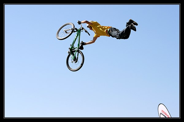 Superman i slopstylen under mayhemveckan i Åre 20. Foto: Kjell Holtenkrans. Åkare: Mayhem 2007.