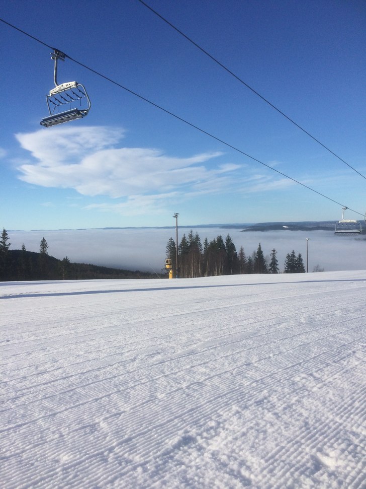 Over tåka????
Fortsatt flotte forhold, fast og fi.