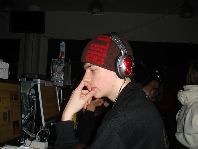 My friend BoNZaI on this fucking forum !


LAN . Foto: Negr0. Åkare: BoNZaI.