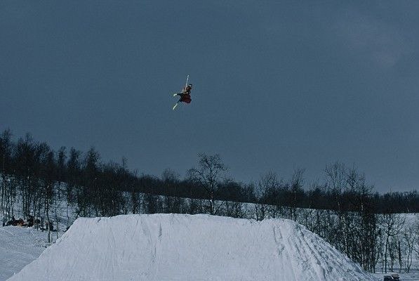 Klimptatjakka. Skidorten där tiden står stilla.. Foto: Stefan Brodén. Åkare: Johan Jonsson.