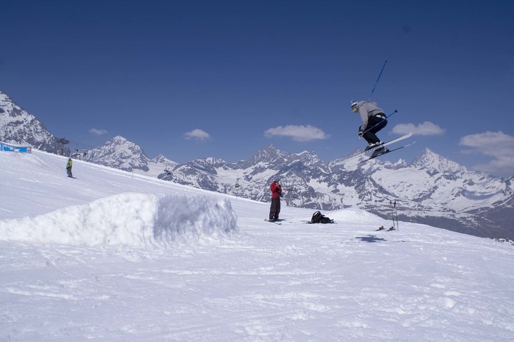 Lite kul i parken i brist på bra snö får man f�. Foto: Christian Herlin. Åkare: Robin Ljungqwist.