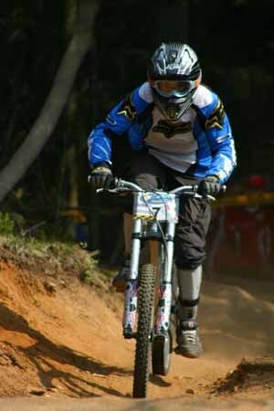 Tuff Kille på tuff cykel -downhilltävling GBG ht. Foto: Roland Schling. Åkare: ??.