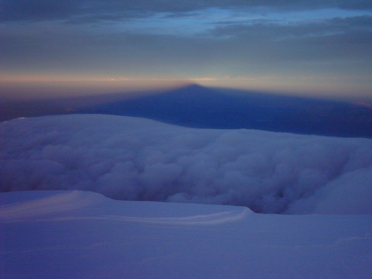 Soluppgång sedd från Alpernas Högsta topp. Det . Foto: Nicklas Sandeberg. Åkare: Nikke.