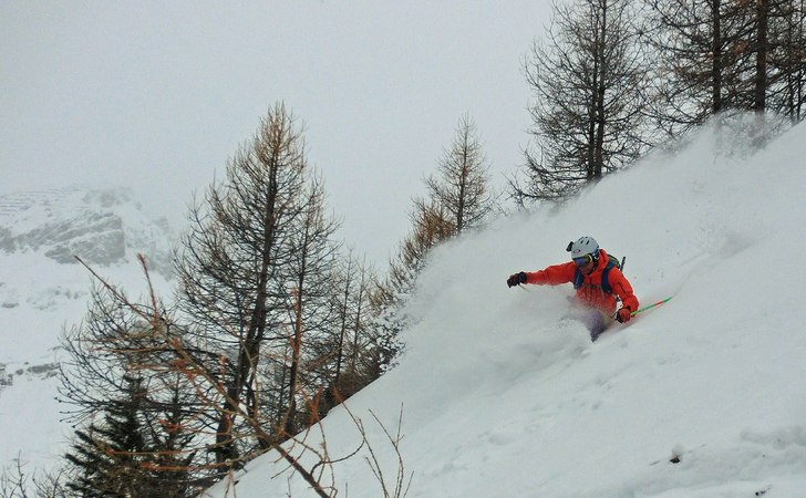 Grym åkning i LE LAVANCHER med 30cm nytt!!. Foto: Karin Lindgren. Åkare: Robert Hortlund.