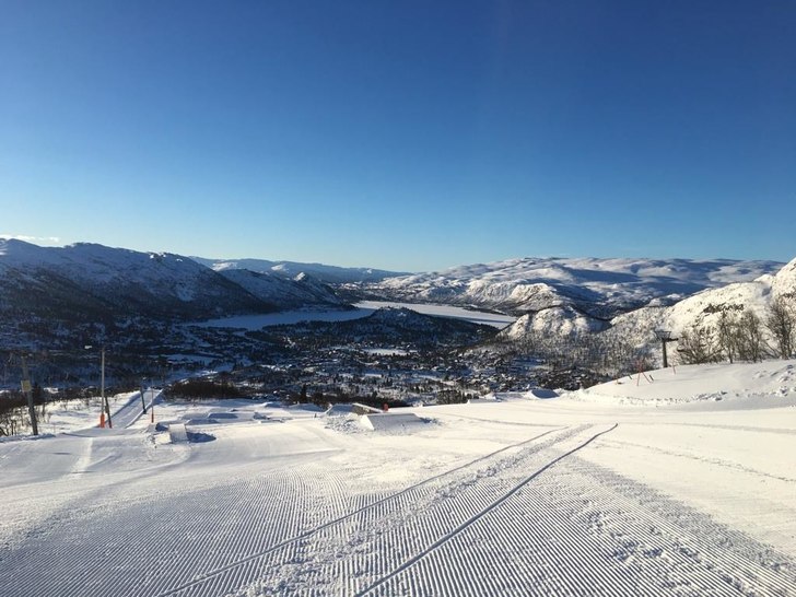 Siste helga
Velkomne til siste helga i bakken! Sol.