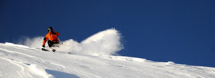 Snön var hårt vindpackad men med lite fart så s. Foto: Mikael Öhlund. Åkare: Simon Pontér.