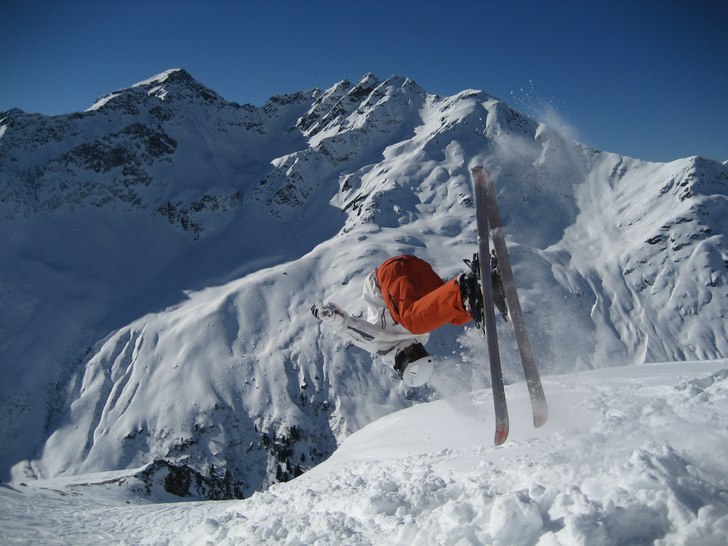 Frontflip. Foto: Niclas Nylén. Åkare: Andreas Landahl.