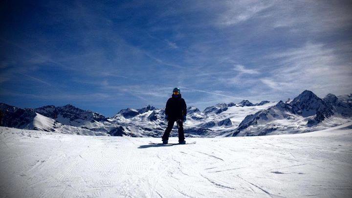 ski day in La Thuile, killer blue bird day at the .
