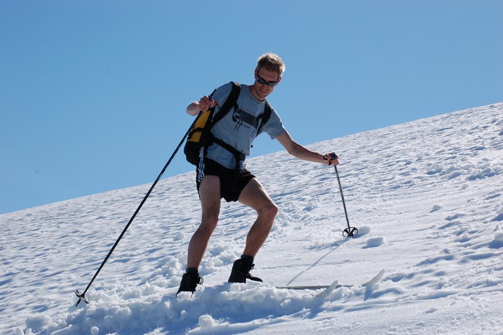 på tur ned fra en av mange fine toppturer... Foto: lars reitan. Åkare: martin jensen.