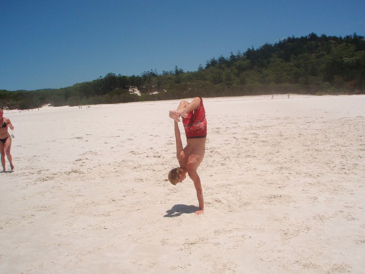 trixa lite på White Heaven beach, Australien. Hmm. Foto: Victor Lunderberg. Åkare: Jakob Levén.