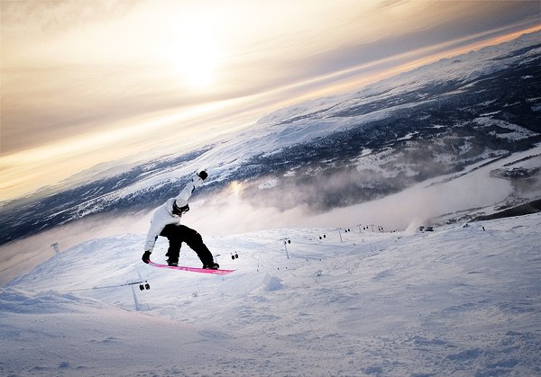 Grymt ljus på skutan en förmiddag i januari.. Foto: Sven Hamberg. Åkare: Kristofer Fahlgren.