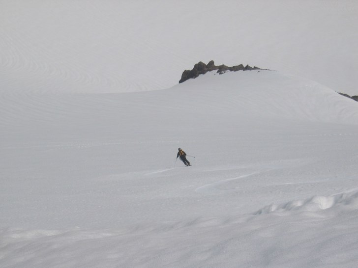 California in May, first tracks down Mt. Lassen.... Foto: Tim Edge. Åkare: Thomas.