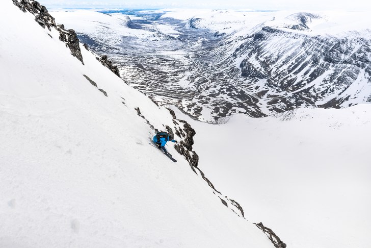 Andy Vogel laddar tar ut svängarna i kratern till. Foto: Axel Adolfsson.