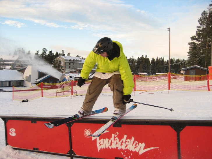 säsongs öppning i tandådalen. Foto: Joacim Lindgren. Åkare: Peter Flodin.