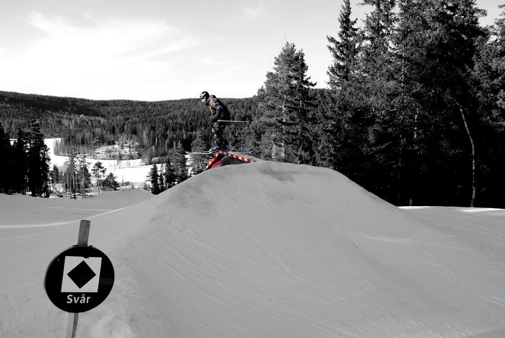 En flat-down rail. Skön som fan. ( 07/08 ). Foto: Mamma. Åkare: Jag.