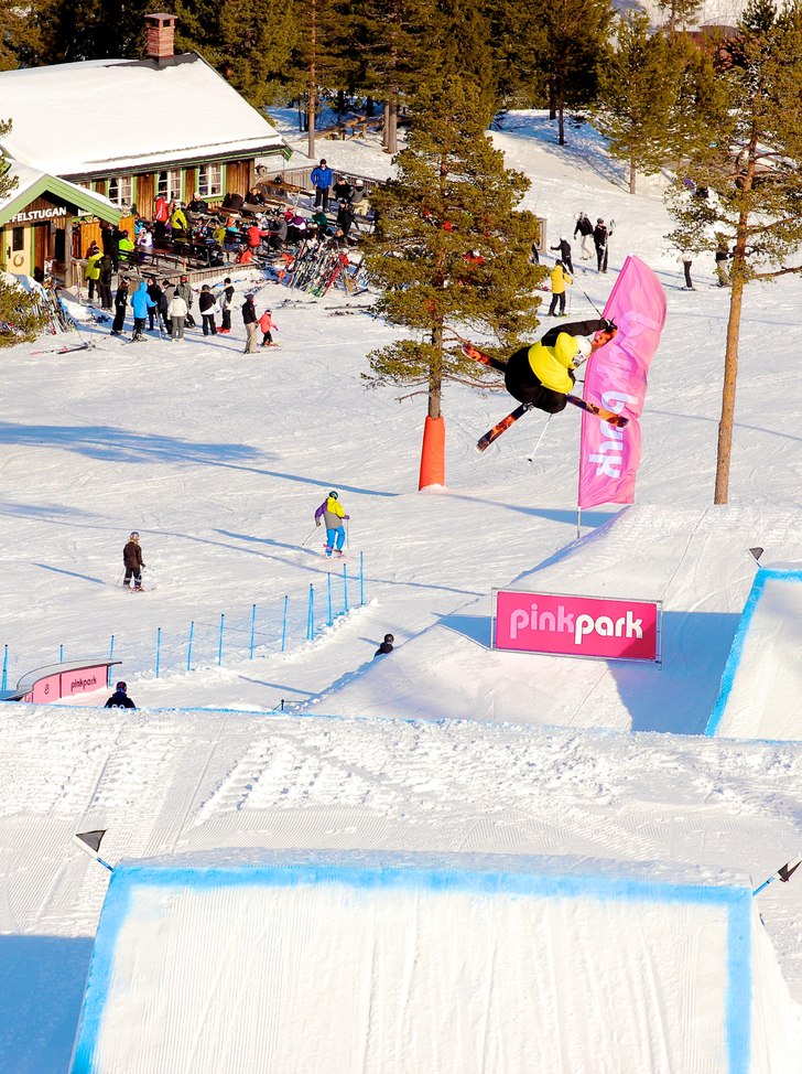 Cork 5 rev mute till dubbelhands mute!. Foto: Magnus Granér. Åkare: Sebastian Karlsson.