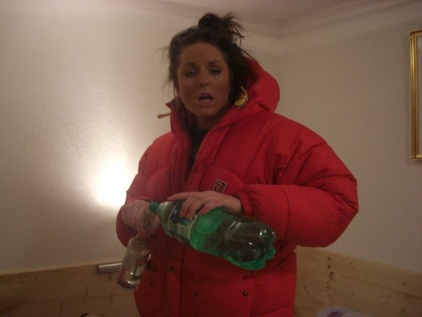 På vårat extremt stora, glassiga rum.. Foto: Murr. Åkare: Tamara.