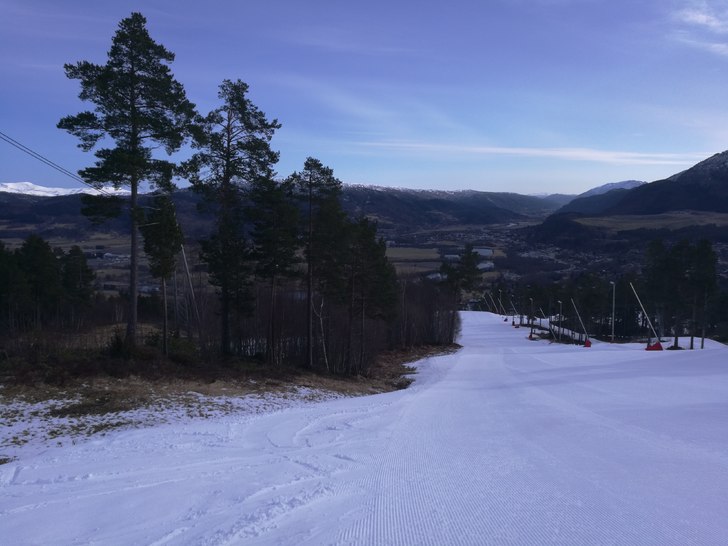 Flott!!!
Det er ypperlige forhold i bakken. Frost .