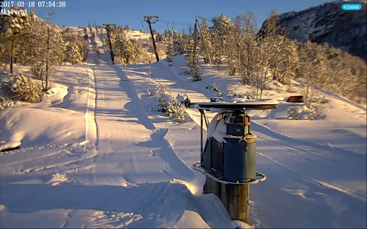 Flotte forhold! 25cm nysnø!
Velkommen ut!

Åpe.