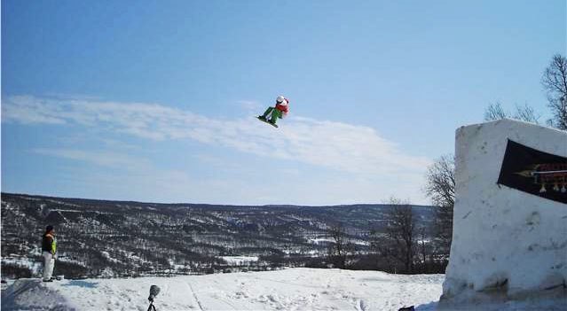 Piststilen By RipCurl i Ramundberget. Foto: Jonas Edlund. Åkare: Jonas Frid.